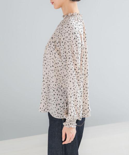 URBAN RESEARCH ROSSO WOMEN(アーバンリサーチ ロッソ)の「『WEB/一部店舗限定』ウォッシャブルランダムドットブラウス(シャツ/ブラウス・レディース・ブラック/ライトベージュ・FREE)」の7枚目の写真