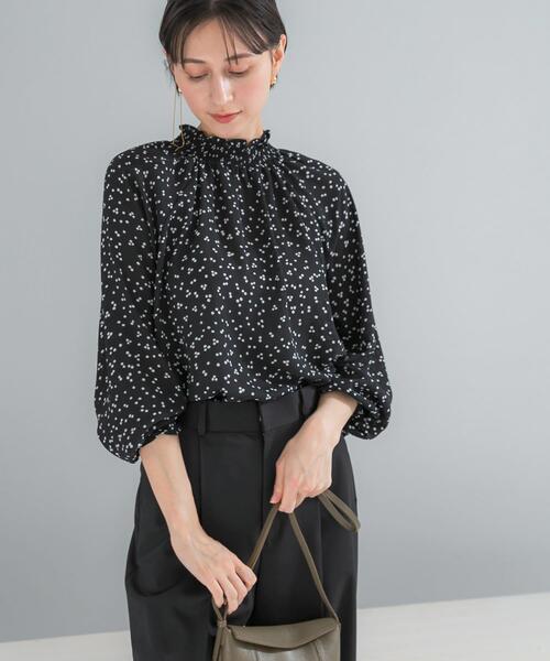 URBAN RESEARCH ROSSO WOMEN(アーバンリサーチ ロッソ)の「『WEB/一部店舗限定』ウォッシャブルランダムドットブラウス(シャツ/ブラウス・レディース・ブラック/ライトベージュ・FREE)」の17枚目の写真