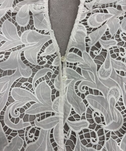 Omekashi（オメカシ）の「マルチレーススカーフ（ストール/ショール・レディース・ブラック/オフホワイト・ONE SIZE）」の4枚目の写真