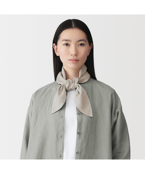 無印良品（ムジルシリョウヒン）の「ＵＶカットリヨセルリネンポケット付きスカーフ（バンダナ/スカーフ・レディース・ライトイエロー/ライトベージュ/ライトグリーン/ベージュ系/ネイビー系/ライトグレー/ブラック・FREE）」の4枚目の写真