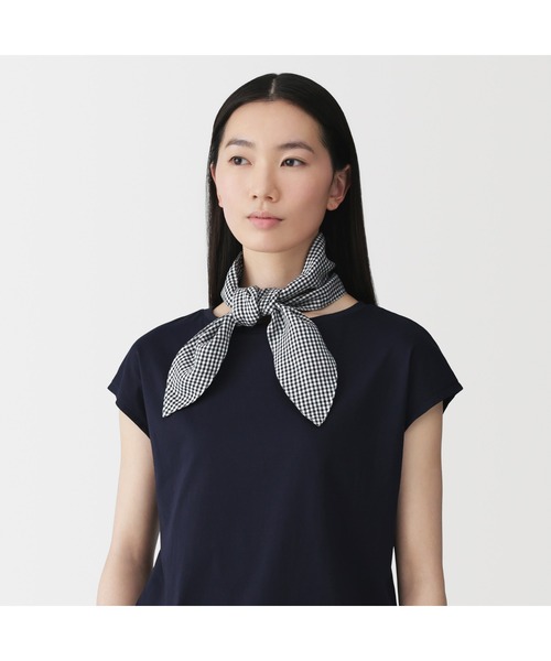 無印良品（ムジルシリョウヒン）の「ＵＶカットリヨセルリネンポケット付きスカーフ（バンダナ/スカーフ・レディース・ライトイエロー/ライトベージュ/ライトグリーン/ベージュ系/ネイビー系/ライトグレー/ブラック・FREE）」の6枚目の写真