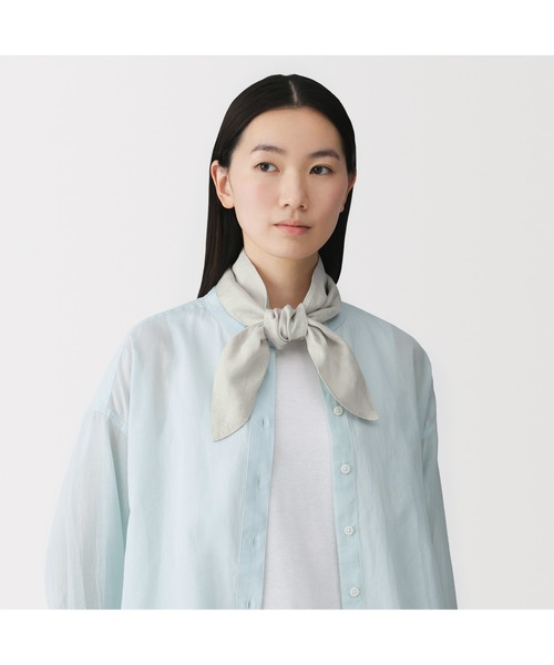 無印良品（ムジルシリョウヒン）の「ＵＶカットリヨセルリネンポケット付きスカーフ（バンダナ/スカーフ・レディース・ライトイエロー/ライトベージュ/ライトグリーン/ベージュ系/ネイビー系/ライトグレー/ブラック・FREE）」の3枚目の写真
