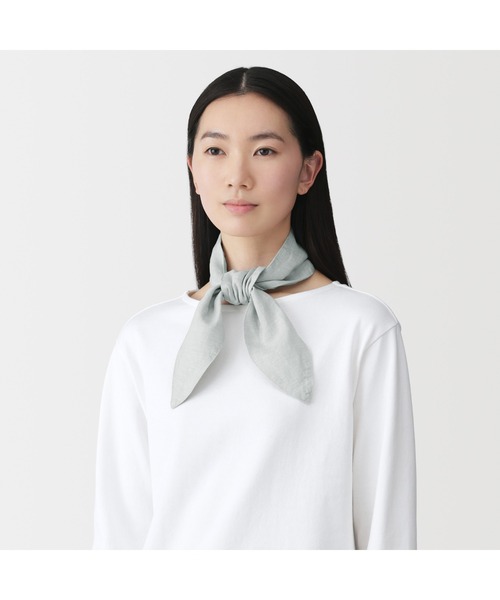 無印良品（ムジルシリョウヒン）の「ＵＶカットリヨセルリネンポケット付きスカーフ（バンダナ/スカーフ・レディース・ライトイエロー/ライトベージュ/ライトグリーン/ベージュ系/ネイビー系/ライトグレー/ブラック・FREE）」の5枚目の写真