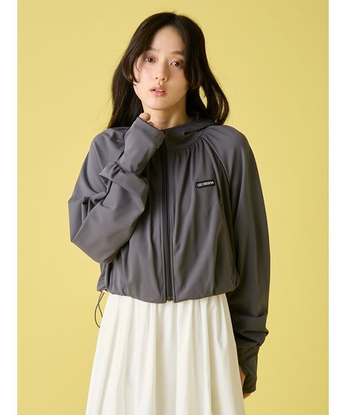 LILY BROWN(リリーブラウン)の「サンガード付きクールタッチラッシュガード(水着・レディース・チャコールグレー/ブルー/ホワイト・F)」の9枚目の写真