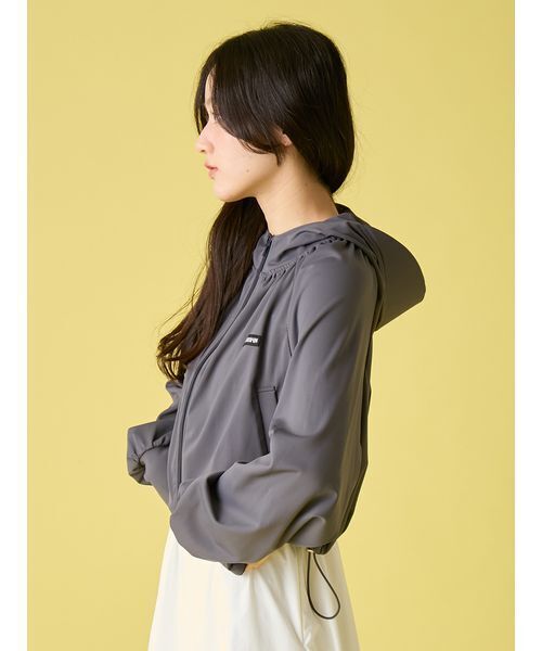 LILY BROWN(リリーブラウン)の「サンガード付きクールタッチラッシュガード(水着・レディース・チャコールグレー/ブルー/ホワイト・F)」の20枚目の写真