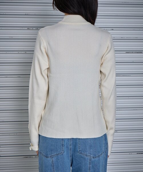 goocy(グーシー)の「【シンプルで合わせやすい/インナーにも◎】袖口ボタンタートルリブニット(ニット/セーター・レディース・ブルー/アイボリー/グレー・FREE)」の14枚目の写真