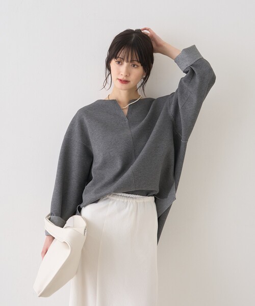 Rouge vif（ルージュヴィフ）の「ダブルフェイスプルオーバーブラウス/春服/オフィスカジュアル/レイヤードトップス/手洗い可能（シャツ/ブラウス・レディース・ホワイト/チャコールグレー/ベージュ・フリー）」の8枚目の写真