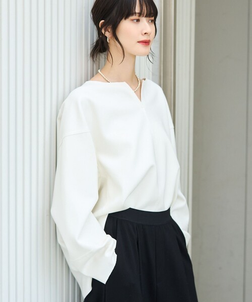 Rouge vif（ルージュヴィフ）の「ダブルフェイスプルオーバーブラウス/春服/オフィスカジュアル/レイヤードトップス/手洗い可能（シャツ/ブラウス・レディース・ホワイト/チャコールグレー/ベージュ・フリー）」の13枚目の写真