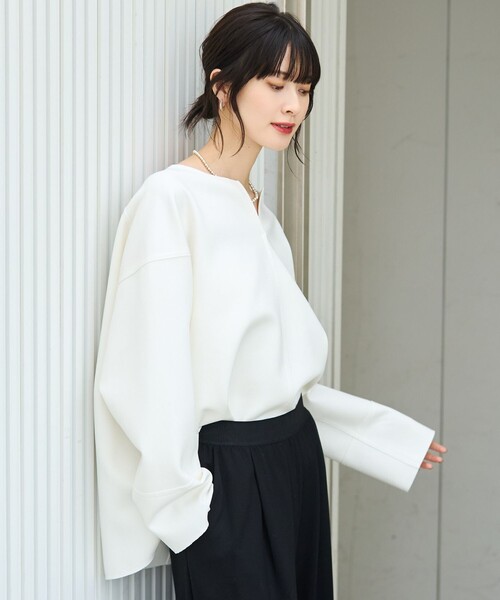 Rouge vif（ルージュヴィフ）の「ダブルフェイスプルオーバーブラウス/春服/オフィスカジュアル/レイヤードトップス/手洗い可能（シャツ/ブラウス・レディース・ホワイト/チャコールグレー/ベージュ・フリー）」の14枚目の写真