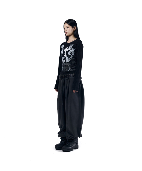 AAKAM(アーカム)の「Cross Paper Long Sleeve (Black)(Tシャツ/カットソー・レディース・その他・1/2)」の5枚目の写真