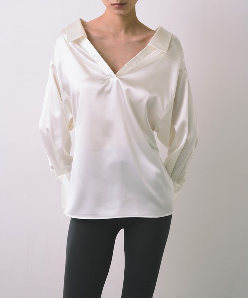 kiehtova（キエトヴァ）の「【kiehtova】EFFORTLESS V-NECK SHIRT/エフォートレスブイネックシャツ KTWR61（シャツ/ブラウス・レディース・ホワイト/ブルー・FREE）」の2枚目の写真