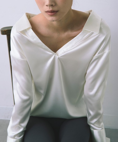 kiehtova（キエトヴァ）の「【kiehtova】EFFORTLESS V-NECK SHIRT/エフォートレスブイネックシャツ KTWR61（シャツ/ブラウス・レディース・ホワイト/ブルー・FREE）」の3枚目の写真