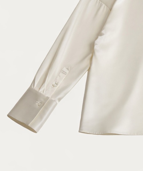 kiehtova（キエトヴァ）の「【kiehtova】EFFORTLESS V-NECK SHIRT/エフォートレスブイネックシャツ KTWR61（シャツ/ブラウス・レディース・ホワイト/ブルー・FREE）」の8枚目の写真