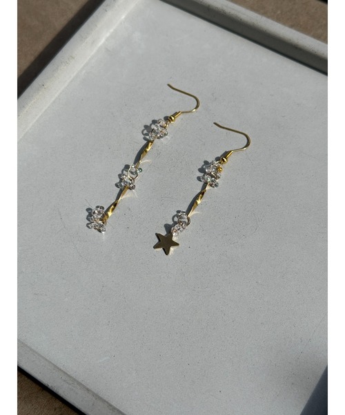 tone(トーン)の「【musk】星型チャームとビーズのフックピアス(MA)(ピアス(両耳用)・レディース・ゴールド・FREE)」の6枚目の写真