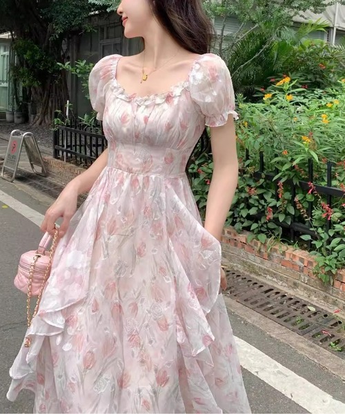 LUCPY(ラクピー)の「フラワーシフォンティアードワンピース(ワンピース・レディース・ブルー/ピンク・LARGE/MEDIUM/X-LARGE)」の5枚目の写真