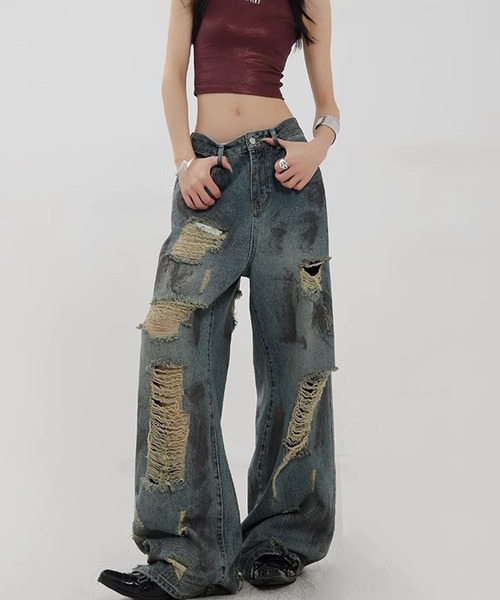 WESTSEA(ウエストシー)の「ダメージデニムパンツ ルーズシルエット ヴィンテージ加工 クラッシュデニム(デニムパンツ・レディース・ブルー・M/L)」の1枚目の写真