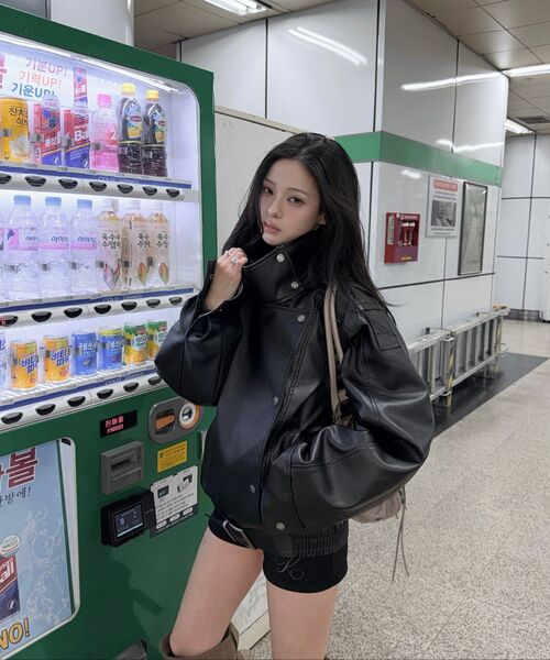KHAKIPOINT(カーキポイント)の「Structured High-Neck Leather Jacket (black)(ライダースジャケット・レディース・その他・FREE)」の2枚目の写真