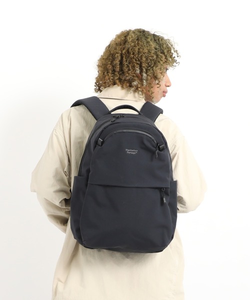 Manhattan Portage(マンハッタンポーテージ)の「NEUES ROOSEVELT ISLAND BACKPACK TUSSAH PVC(バックパック/リュック・メンズ・ブラック・MEDIUM)」の9枚目の写真