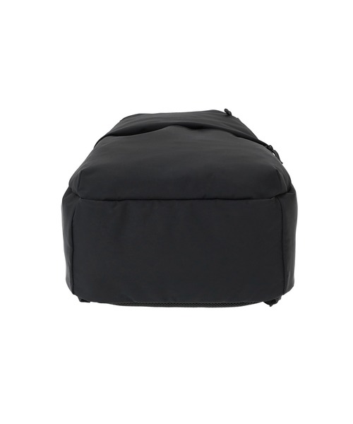 Manhattan Portage(マンハッタンポーテージ)の「NEUES ROOSEVELT ISLAND BACKPACK TUSSAH PVC(バックパック/リュック・メンズ・ブラック・MEDIUM)」の19枚目の写真