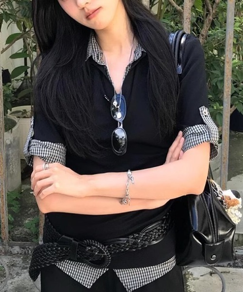 Alvia(アルビア)の「切り替えフェイクレイヤードTシャツ(Tシャツ/カットソー・レディース・ブラック・M)」の3枚目の写真