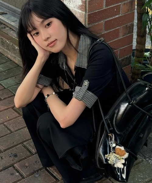 Alvia(アルビア)の「切り替えフェイクレイヤードTシャツ(Tシャツ/カットソー・レディース・ブラック・M)」の10枚目の写真