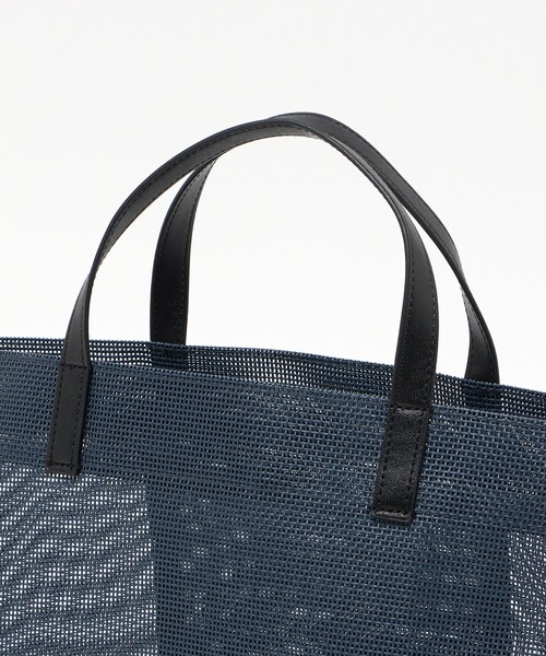 UNITED ARROWS(ユナイテッドアローズ)の「コンビ メッシュ トートバッグ M(トートバッグ・レディース・ブラック/グレー系/ネイビー/ベージュ・FREE)」の20枚目の写真