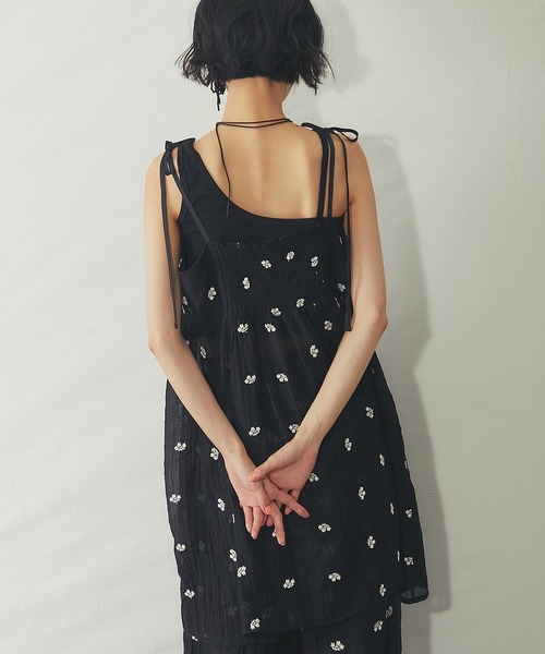 ANOTHER S(アナザーエス)の「【セットアップ対応】小花刺繍キャミワンピース(Tシャツ/カットソー・レディース・ブラック/オフホワイト・M)」の10枚目の写真