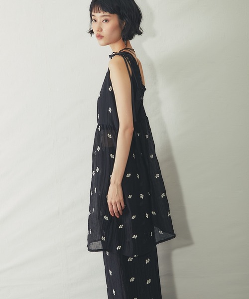 ANOTHER S(アナザーエス)の「【セットアップ対応】小花刺繍キャミワンピース(Tシャツ/カットソー・レディース・ブラック/オフホワイト・M)」の7枚目の写真