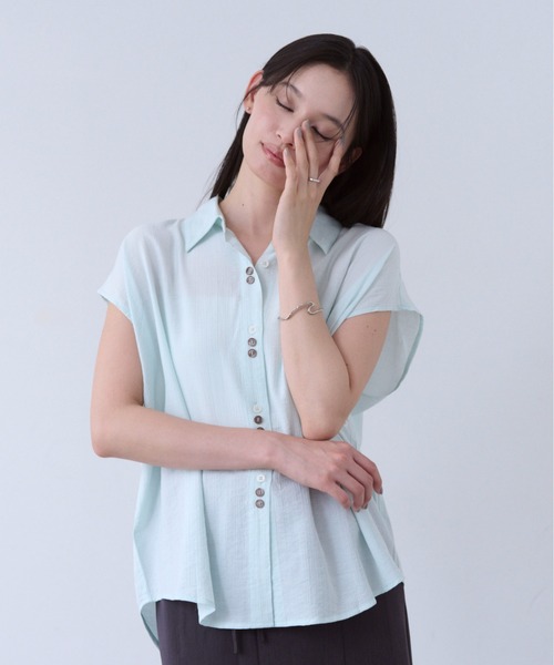 SOYEN(ソイエン)の「2WAYトリプルボタンカシュクールシアーフレンチスリーブシャツ アシンメトリー(シャツ/ブラウス・レディース・ブルー/ホワイト・F)」の12枚目の写真