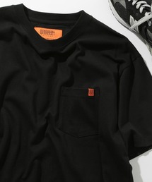 UNIVERSAL OVERALL（ユニバーサルオーバーオール）の「【UNIVERSAL OVERALL】定番ロゴポケットTシャツ POCKET TEE U2613219G（Tシャツ/カットソー）」