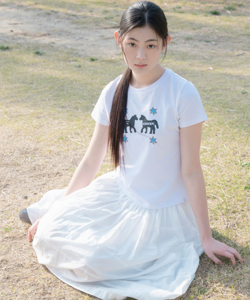 OHESHIO（オヘシオ）の「TWIN PONY CROP T-SHIRT, WHITE（Tシャツ/カットソー・レディース・その他・FREE）」の2枚目の写真