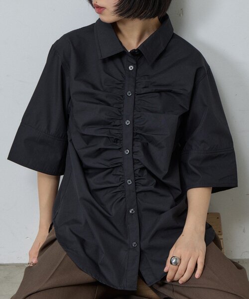 goocy(グーシー)の「フロントギャザーシャツ(シャツ/ブラウス・レディース・ブラック系その他/ブラウン/ホワイト/ブルー系その他/ブラック・FREE)」の2枚目の写真