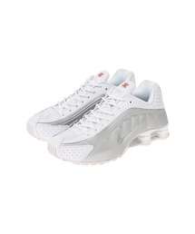 NIKE(�i�C�L)��NIKE SHOX R4 HQ1988-101(�X�j�[�J�[)