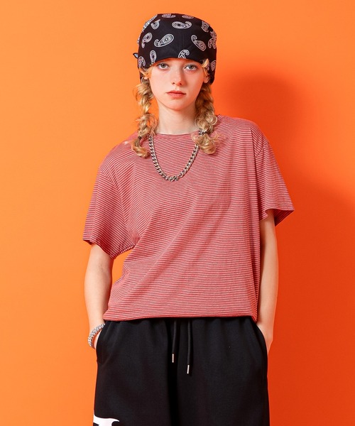 a.p.o.v.(エーピーオービー)の「a.p.o.v. クロップド丈オーバーサイズマイクロボーダーTシャツ(Tシャツ/カットソー・メンズ・グレー/ブラック/レッド・ONESIZE)」の3枚目の写真
