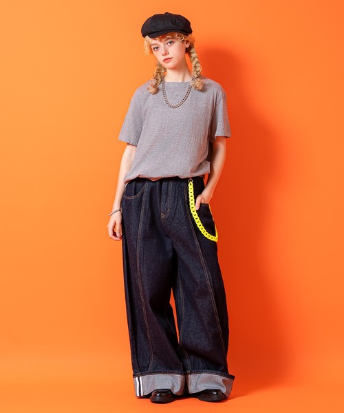 a.p.o.v.(エーピーオービー)の「a.p.o.v. クロップド丈オーバーサイズマイクロボーダーTシャツ(Tシャツ/カットソー・メンズ・グレー/ブラック/レッド・ONESIZE)」の9枚目の写真