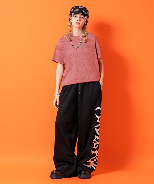 a.p.o.v.(エーピーオービー)の「a.p.o.v. クロップド丈オーバーサイズマイクロボーダーTシャツ(Tシャツ/カットソー・メンズ・グレー/ブラック/レッド・ONESIZE)」の5枚目の写真