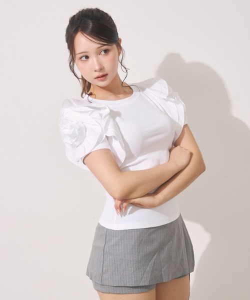 Noelie（ノエリー）の「ローズギャザースリーブTee（Tシャツ/カットソー・レディース・ホワイト/ブラック・FREE）」の4枚目の写真
