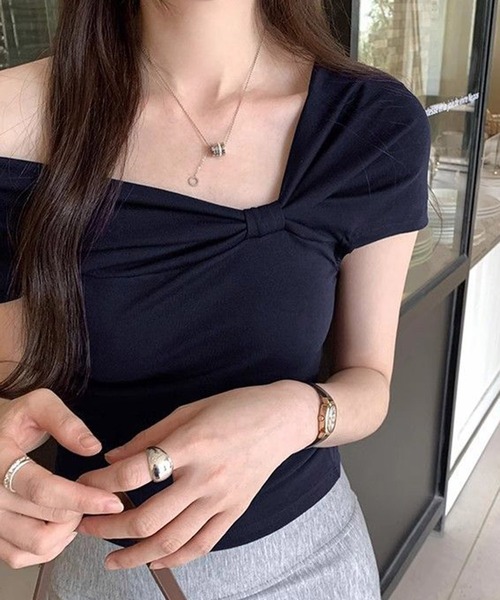 center i(センターアイ)の「華奢見えリボンギャザーオフショルダー半袖トップス(Tシャツ/カットソー・レディース・ホワイト/ネイビー・SMALL/MEDIUM)」の2枚目の写真