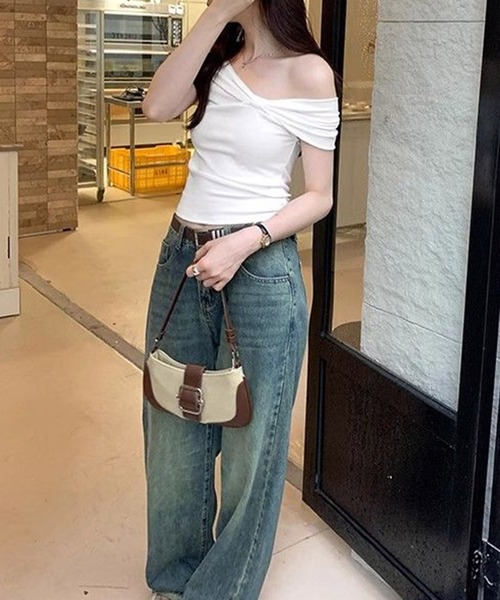 center i(センターアイ)の「華奢見えリボンギャザーオフショルダー半袖トップス(Tシャツ/カットソー・レディース・ホワイト/ネイビー・SMALL/MEDIUM)」の4枚目の写真