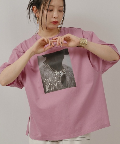 palm RICHE(ポームリシュ)の「ビジュー付プリントメローT(Tシャツ/カットソー・レディース・ホワイト/パープル系その他/ブラック・M)」の1枚目の写真
