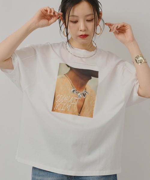 palm RICHE(ポームリシュ)の「ビジュー付プリントメローT(Tシャツ/カットソー・レディース・ホワイト/パープル系その他/ブラック・M)」の2枚目の写真