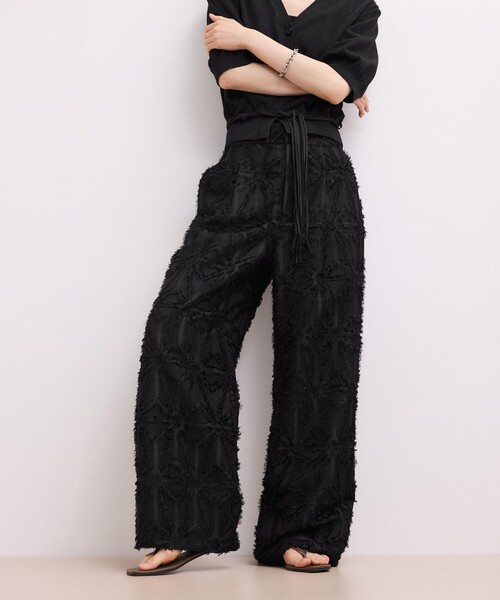 ADAM ET ROPE'(アダムエロペ)の「【WEB限定】フリンジジャガードパンツ(その他パンツ・レディース・ブラウン系その他/ブラック/ホワイト・36/38)」の1枚目の写真