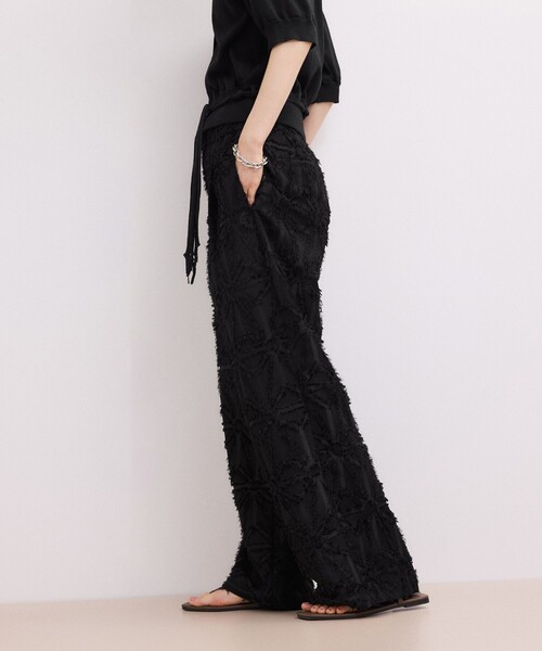 ADAM ET ROPE'(アダムエロペ)の「【WEB限定】フリンジジャガードパンツ(その他パンツ・レディース・ブラウン系その他/ブラック/ホワイト・36/38)」の12枚目の写真