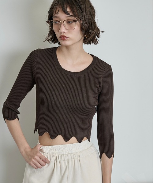 THE YOn(ザヨン)の「スカラップヘムクロップドリブニットトップス(ニット/セーター・レディース・ブラック/ラベンダー/ブラウン/アイボリー・FREE)」の21枚目の写真