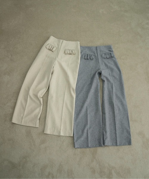 lawgy(ラウジー)の「flap frill straight silhouette pants / フラップフリルストレートシルエットパンツ(その他パンツ・レディース・ベージュ系/ミックスグレー・SMALL/FREE)」の3枚目の写真