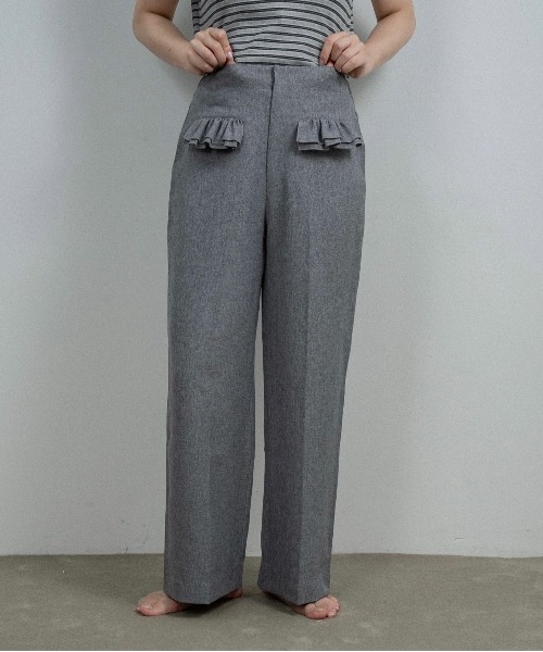 lawgy(ラウジー)の「flap frill straight silhouette pants / フラップフリルストレートシルエットパンツ(その他パンツ・レディース・ベージュ系/ミックスグレー・SMALL/FREE)」の15枚目の写真