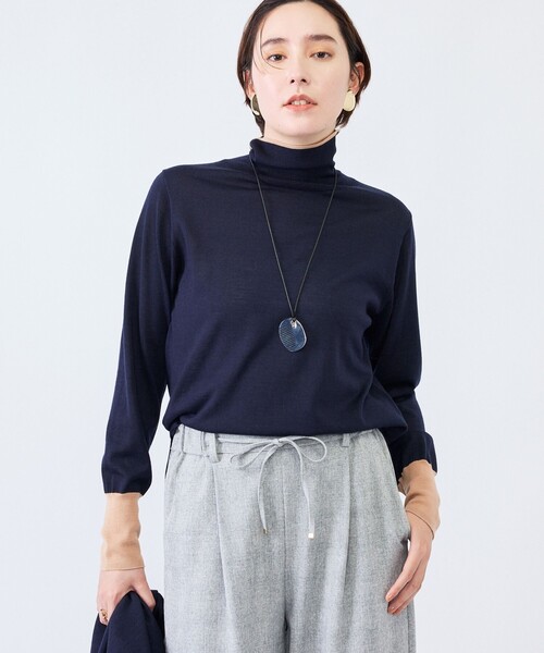 NOLLEY’S(ノーリーズ)の「《手洗い可能》18Gマレーハイネックプルオーバー(ニット/セーター・レディース・ホワイト系その他2/ブルー系その他6/ダークブラウン/ミント/ピンク・38)」の4枚目の写真