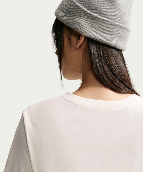 NIKE(ナイキ)の「ナイキ スポーツウェア クラシック ウィメンズ オーバーサイズド Tシャツ / Nike Sportswear Classic Women's Oversized T-Shirt IM6430-133 Sail(Tシャツ/カットソー・レディース・クリーム・S/L/M/XL/XS)」の11枚目の写真