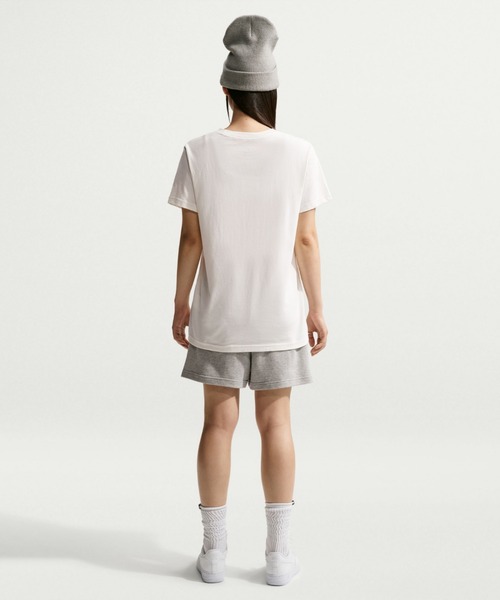 NIKE(ナイキ)の「ナイキ スポーツウェア クラシック ウィメンズ オーバーサイズド Tシャツ / Nike Sportswear Classic Women's Oversized T-Shirt IM6430-133 Sail(Tシャツ/カットソー・レディース・クリーム・S/L/M/XL/XS)」の5枚目の写真