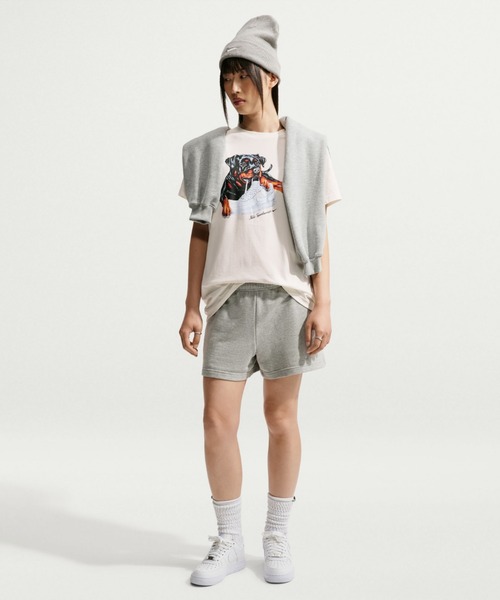 NIKE(ナイキ)の「ナイキ スポーツウェア クラシック ウィメンズ オーバーサイズド Tシャツ / Nike Sportswear Classic Women's Oversized T-Shirt IM6430-133 Sail(Tシャツ/カットソー・レディース・クリーム・S/L/M/XL/XS)」の4枚目の写真